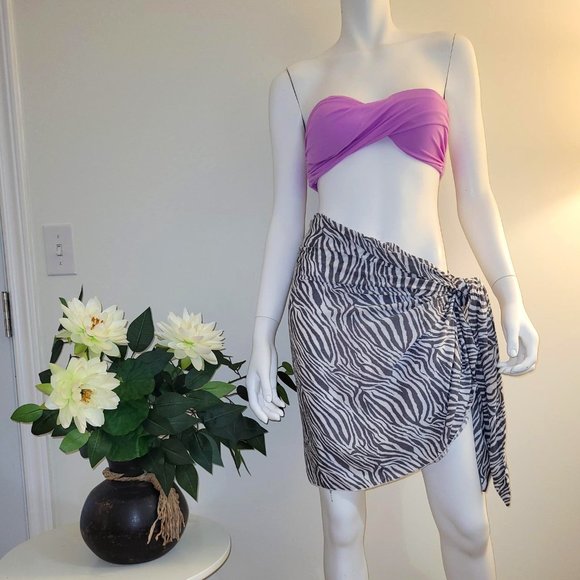 Dippin Daisys Nomad Sarong. White and grey animal print. Size XL. NWT - Picture 1 of 6